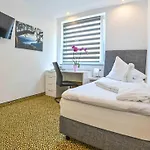 Bellevue מלון 4*